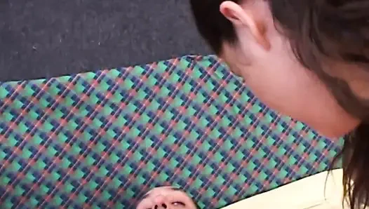 Mükemmel memeli güzel sıska orta yaşlı seksi kadın sikiliyor ve canavar yarakla ağzına boşalıyor amatör