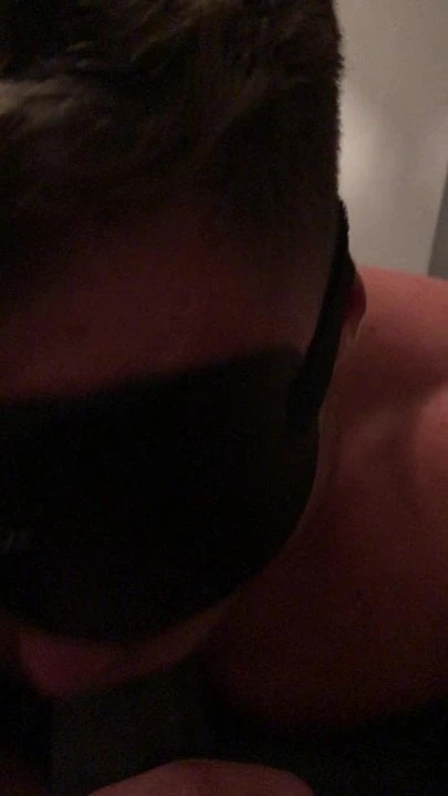 Birmingham erkek sürtük gözleri bağlı ve kullanılmış