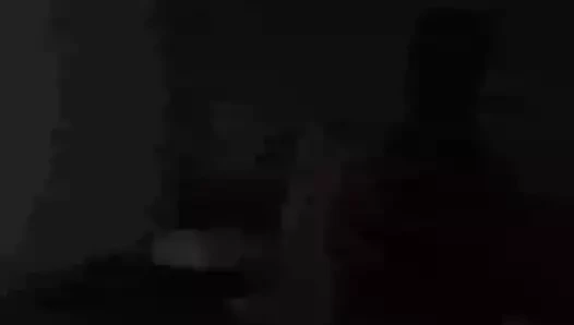 Hile st louis asyalı karısı bir trene biniyor ona koştu.