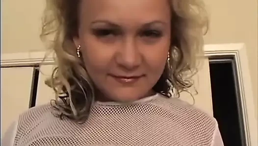 sarışın kız içinde aşk için horoz