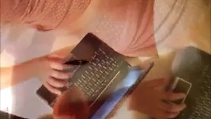 mama enquanto teclava