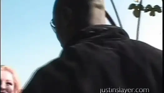 Sarışın sürtük için açık havada büyük zenci yarağı