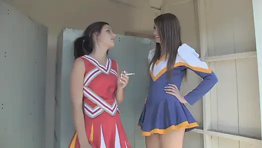 Lezbiyen arzuları - ponpon kızların gizli hayatı