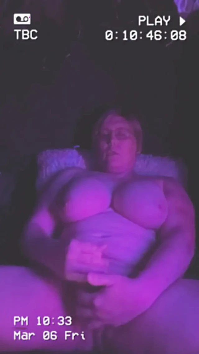 Büyük memeli ekstra kalın travesti