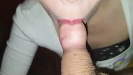 Asyalı evli kadın döl tükürüyor