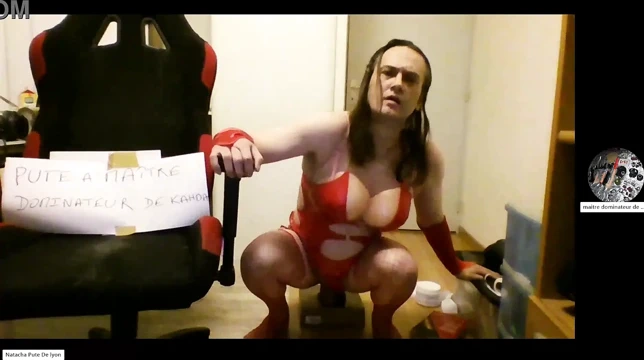 Natacha Pute De Lyon on cam with her Master