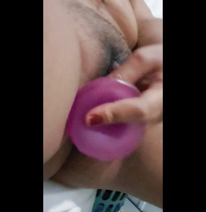Bayan şeytan seviyor için mastürbasyon ve fışkırtma