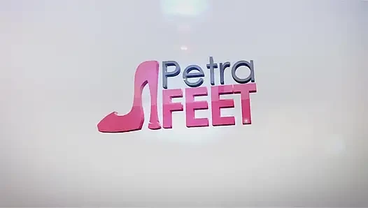 Harika genç kızla sigara içme ve yüz fetişi