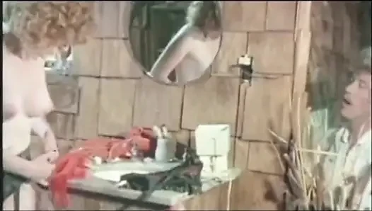 John Holmes'un büyük yarağı ateşli bir kaltağın içine düşmek üzere