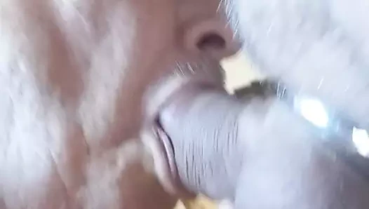 Dan'in büyük horozunu emiyordum