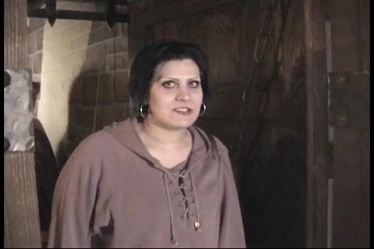 Orta yaşlı seksi kadın komşusunu sakso çekiyor ve sikiyor