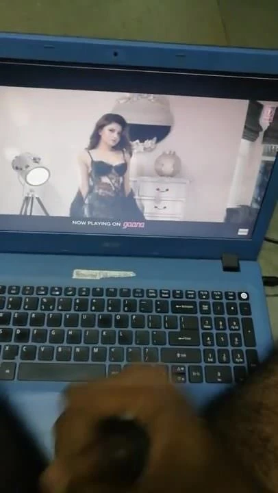 Cumming için urvashi rautela nefret hikaye 4