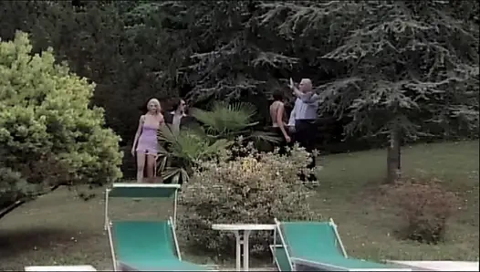 Havuzda 4 Taraflı Seks