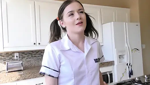 Götümü yala ve şimdi bana appologize et sürtük!