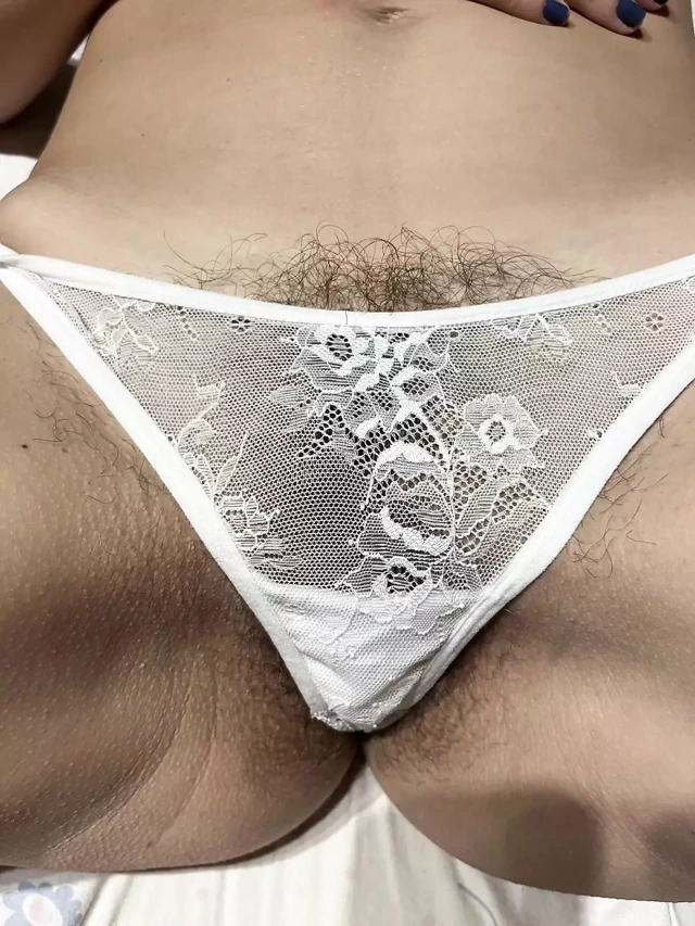 Karısının kıllı amcık resim seansı mastürbasyon gösterisine çıkıyor, parmak yakın çekim kıllı amcık sırılsıklam olana ve orgazm olana kadar