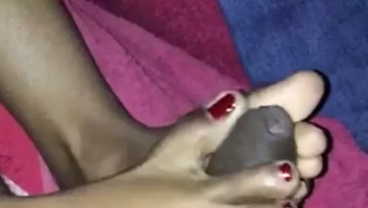 Sahibem efendimin yarağına masaj yapıyor