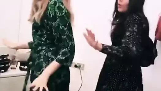 Johanna ve klara ilk yardım çantası büyüleyici bir dans yapıyor!