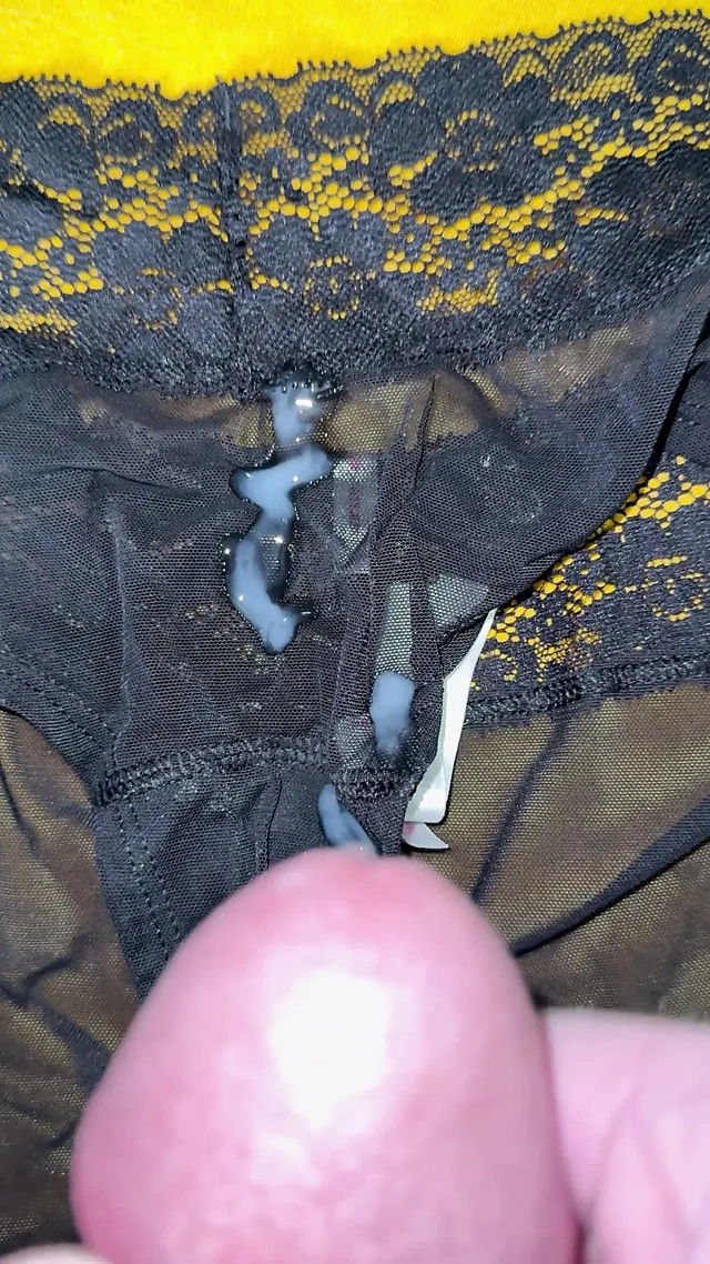 Karısının külotlarına boşalma 27