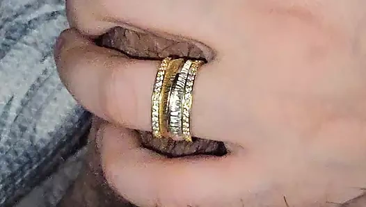 Üvey anne neredeyse her elle muamele üvey oğlunun yarağını kamerada yakalıyor