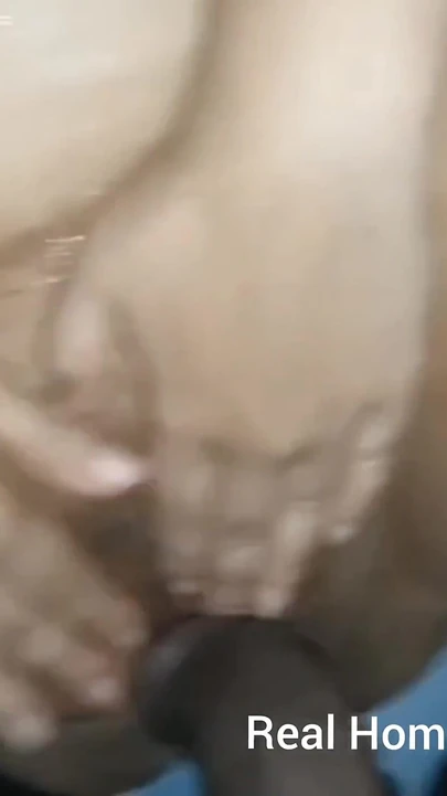 Большой черный член трет его членом о мой клитор раком, долбежка трахает мое лицо со стонущей оргазмами