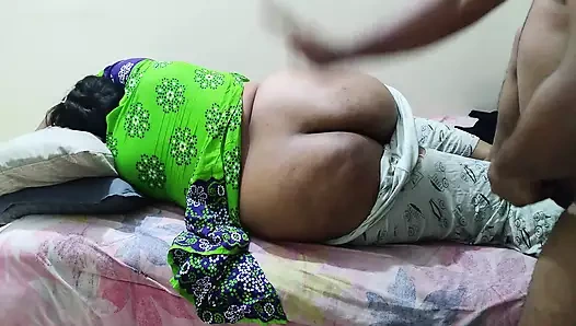 Desi Punjab Sass Ko Damad ne Mast Chudai jab sass Ghar Ki Shafai Karti ho