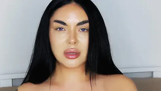 Üvey anne seni mahvetmeden önce sigara içiyor