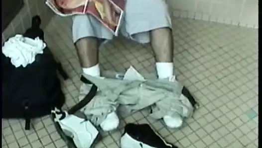 Heteroseksüel çocuk ethan tuvaleti sikiyor