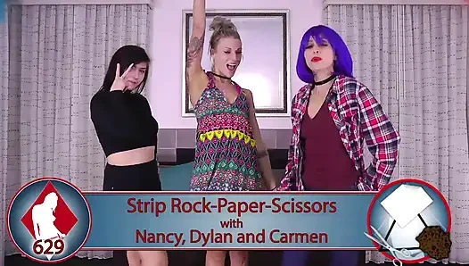 Tatmin edici bir ödeme ile lezzetli bir yaramaz striptiz rock kağıt makas oyunu