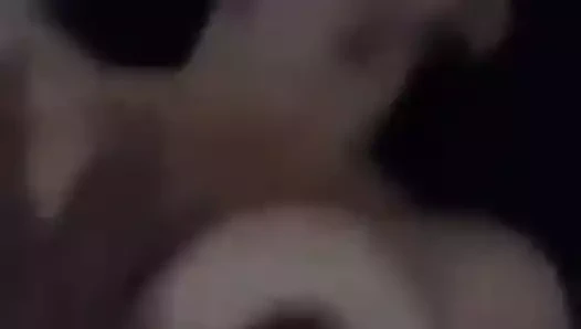 İri göğüslü hintli kadın