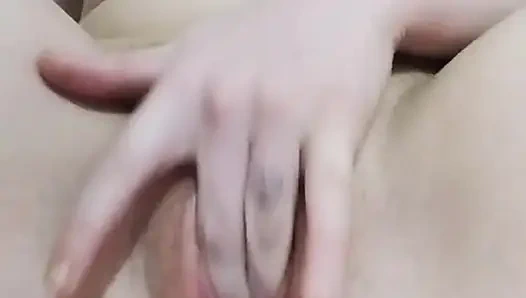 Kremsi olana kadar amcığıma mastürbasyon