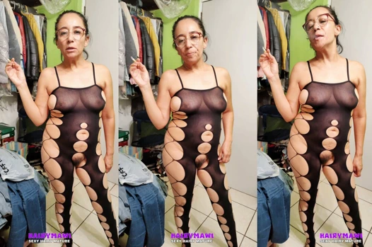 GÜZEL MEMELI VE KıLLı AMCıKLı 46 YAŞıNDAKI SEKSI EV HANıMı GÖSTERIŞ YAPıYOR