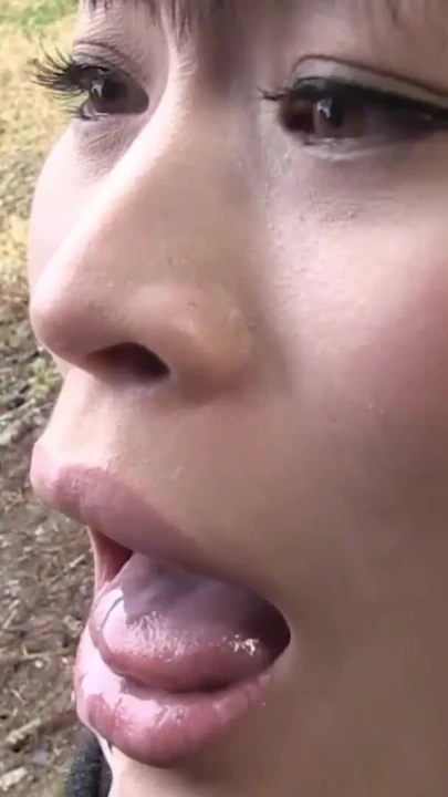 Обязательный для просмотра момент из "Японская милфа обожает настоящий мокрый оргазм"