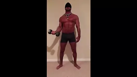 Muscle köle yüz tokatladı