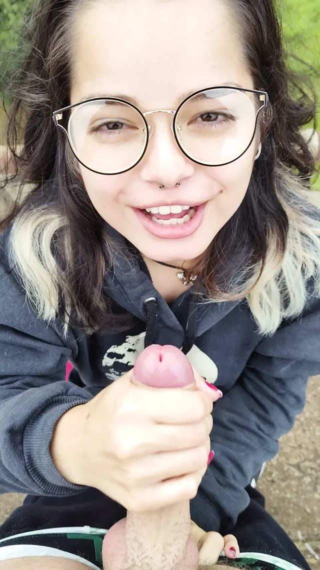 Amateur Outdoor Blowjob & Facial  Cute Nerd Brunette, Brown Eyes, Big Dick