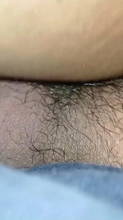 18 yaşındaki kız arkadaşım yatak odamda Hintçe videoda sikiliyor | Klip 2