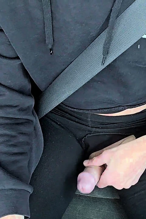 Seksi Filomena Arabasını Sürerken Mastürbasyon Yapıyor