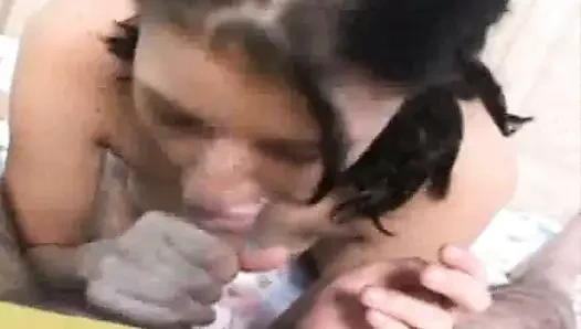 Kolej bebek verir the nerd bir oral seks