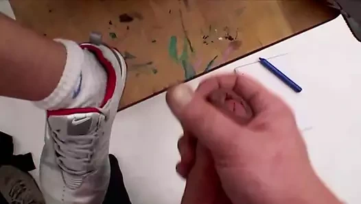 Küçük memeli Alman kız mastürbasyon yapmayı seviyor