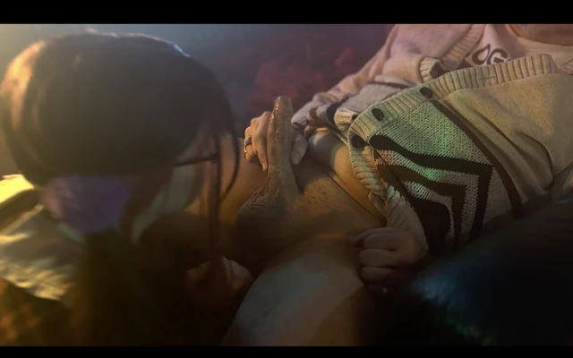 Üvey Dede Sakso Çekiyor Ve Sonra Bana Boşalıyor.