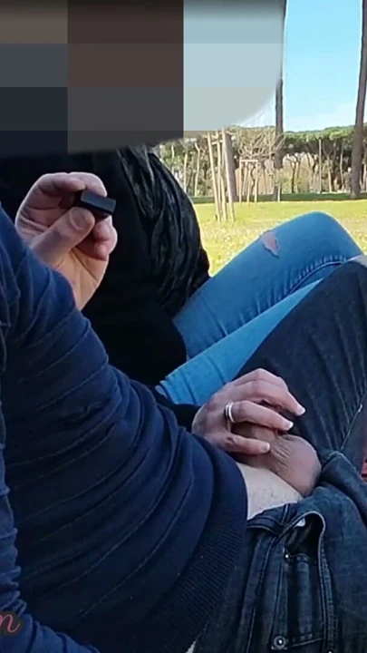 Fransız öğretmen halka açık parkta öğrencisine boşalma ile mastürbasyon yapıyor - misscreamy | Klip 1