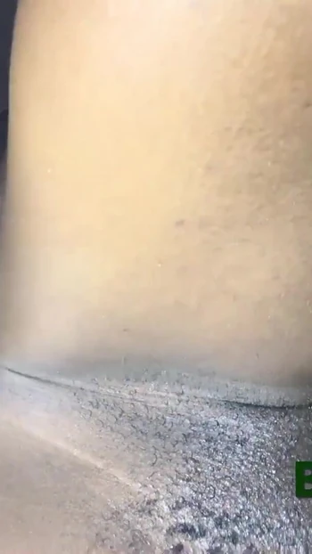 Эпический момент из "Горничная соблазнила своего босса и трахнула на столе номера"