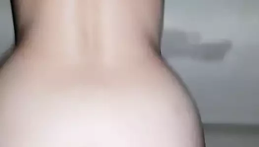 Eheschlampe - auf Balkon abgefickt....