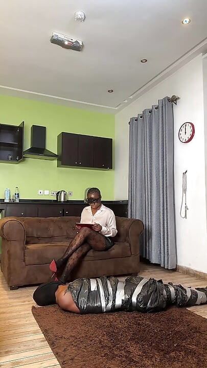 Afrikalı Kadın Egemenliği BDSM Esaret- Domina Havi