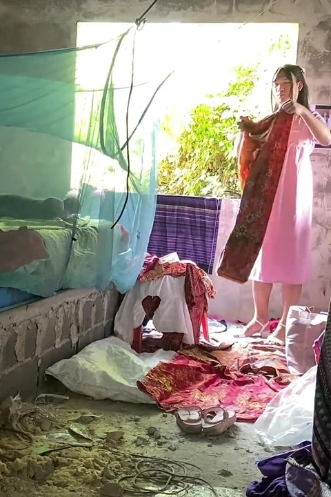 Beni sevmeyi denemeni istiyorum.
