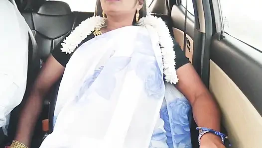 Hintli kadın arabada seks yapıyor Güzel sari ev hanımı üvey oğluyla sikişmeye çalışıyor car drive.telugu edepsiz konuşmalar.