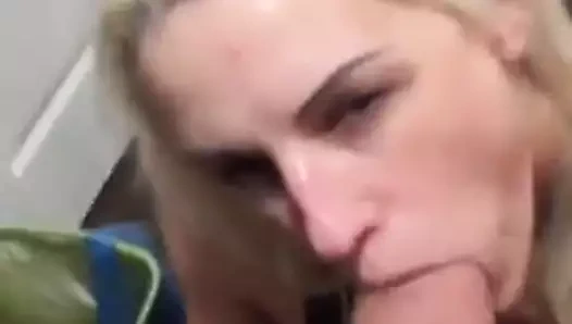 Şanslı kaltak vs şişman horoz