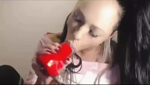 Oral seks derin boğaz kirli konuşurken sürtük