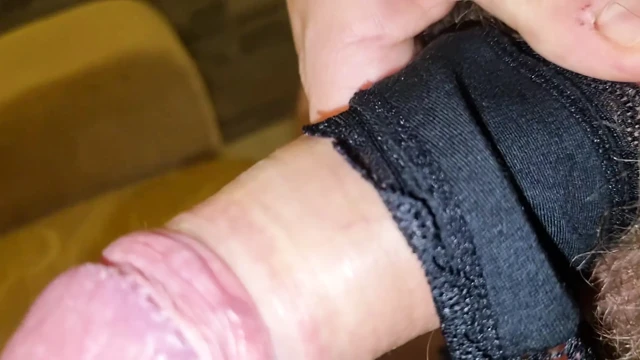 Üvey oğlu büyük yarrağıyla geliyor - boşalma handjob