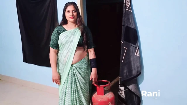 4K Gas Delivery Boy and Lonely Aunty Romance and Sex Secretly at Home