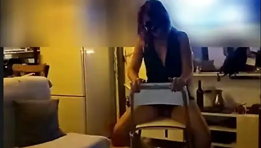 Girne'de bir gece seksi evli kadın azdırıyor